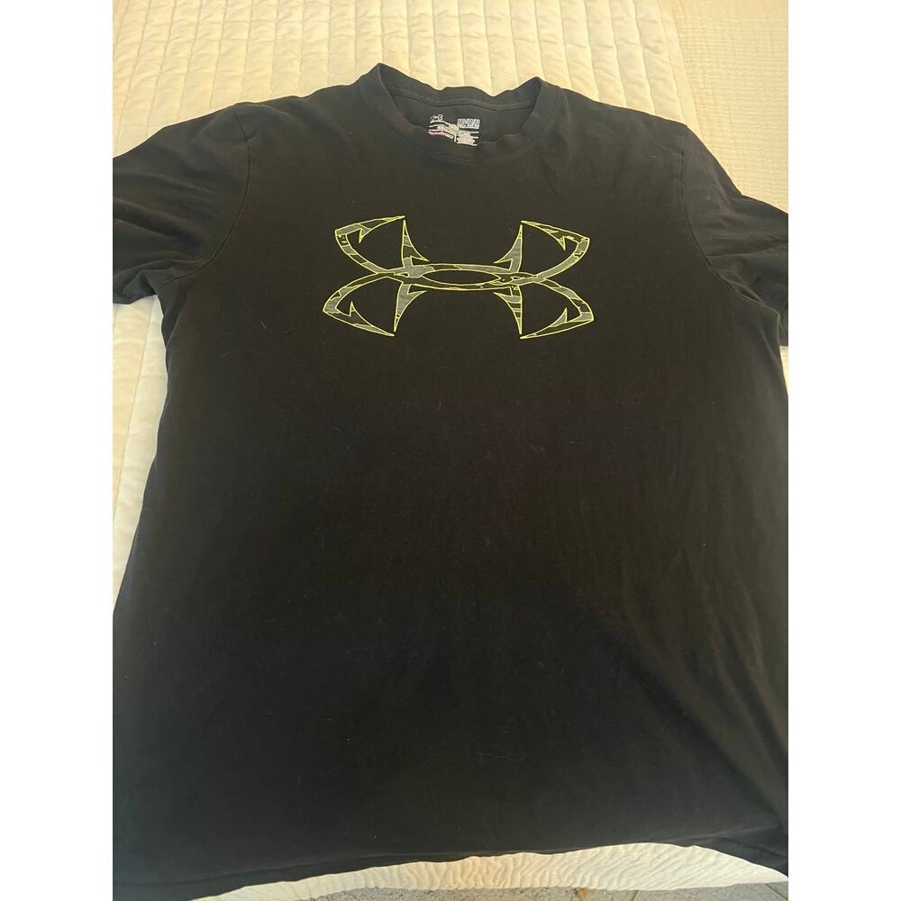 Men’s Under Armour Tee Medium